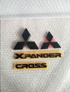 Logo Tiga Berlian Emblem Expander Cross Warna Hitam Glosy