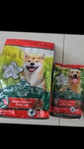 COMBO 9 GÓI Classic Adult Thức ăn cho Chó Lớn vị thịt bò 400g tặng kèm 1 xúc xích