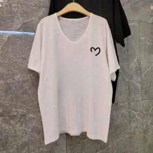 เสื้อยืดคอกว้างแขนสั้นผ้าฝ้ายลายกระชายสีขาวสำหรับผู้หญิงในช่วงฤดูร้อน สไตล์เกาหลี ไซส์ใหญ่ หลวม ใส่ได้ตลอดทั้งปี เสื้อยืดคอกลม