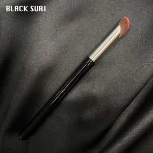 Professional Makeup Artist Finger Tip Concealer Brush for Dark Circles Pore Minimizing Highlighting Long Handle Beauty Tool