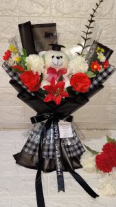 Buket Wisuda & Buket Boneka: Pilihan Hadiah yang Menyenangkan