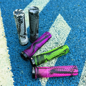 1 Pair 22.2mm Single-Sided Lock-On MTB//BMX/DH Bike Rubber Handlebar Grips with Aluminum Alloy Lock Rings Y-Shaped Anti-Slip