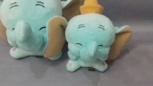 Boneka Gajah Dumbo Disney Elephant Topi Smile L