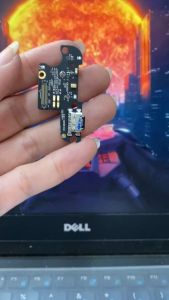 CỤM SẠC THAY THẾ XIAOMI MI 8 LITE(Tặng kèm keo dán và bộ sửa)