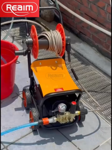 REAIM เครื่องฉีดน้ำแรงดันสูง ปรับแรงดันน้ำได้ ครื่องฉีดน้ำแรงดันสูง 500 บาร์ 5800 วัตต์ เครื่องฉีดน้ำ มอเตอร์ทรงพลัง ดูดน้ำได้ด้วยตัวเอง มีระบบ Auto Stop System ตัดน้ำได้อัตโนมัติ มีล้อเลื่อน และ แกนม้วนสายฉีดน้ำ อย่างดี High Pressure Washer