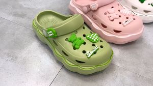 New Women Korean Fashion Cartoon Non-Slip White Rubber Sandals Summer Comfortable Beach Flat Sandals For Women On Sale