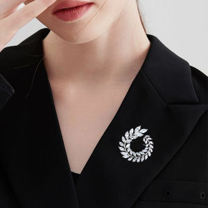 เข็มกลัดสไตล์ดาวหรูหราสําหรับผู้หญิงเครื่องประดับแฟชั่นระดับไฮเอนด์พร้อมลายดอกไม้พืชประดับเพชรประดับเพชรสังเคราะห์