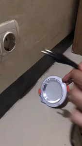 Lampu LED 7 Watt 3 Warna Gold+Silver (3 mode warna putih+semu+kuning)