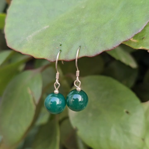 Q2387 Đôi bông tai / hoa tai mẫu đơn giản móc bạc chữ C 1 hạt đá Ngọc Agate Xanh Lá Mộc và Hoả - Phong Thuỷ TUDO P