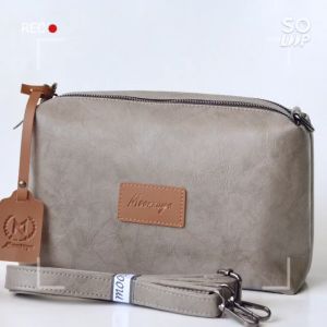 Slingbag Saraswati Tas 2 Ruang Resleting Utama Moonzaya