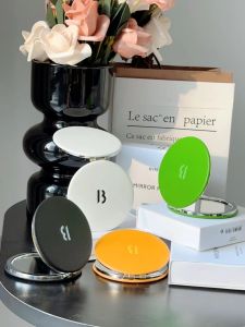 Gift Byredo Mirror Portable Mirror Folding Mirror Big Brand Makeup Mirror Small Size Makeup Mirror Gift