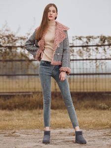 Winter Snow Boots Womens 2025 New Thickened Fleece Lined Cowhide Cold Resistant Bread Shoe Waterproof Northeast Cotton Boots