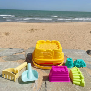 Portable Folding Bucket 2L Beach Sand Castle Toy with Storage Lid Childrens Water Play Toy Durable Plastic Sand Shovel Rake