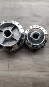 Bộ đùm crom- sơn bạc dành cho gắn bánh căm Exciter 150