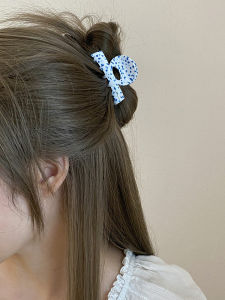 High Quality Medium Size Crossed Hair Claw Clip: Stylish Korean Aesthetic Half Updo Hair Accessories Shark Clamp
