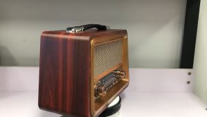 2066BT Rechargeable Wooden Bluetooth Speaker FM AM Radio Classic Retro Style Rechargeable 木质家用手机无线蓝牙音箱复古调频收音机便携插卡迷你音响 可充电式