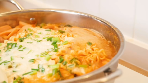 Toyomi DeluxeChef Induction Cooker with Stainless Pot Option IH 15V15