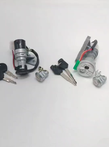 SMASH ชุดสวิทย์กุญแจ SMASH 2012 ขนาดใหญ่ พร้อมดอกกุญแจครบชุด สินค้าพร้อมจัดส่ง