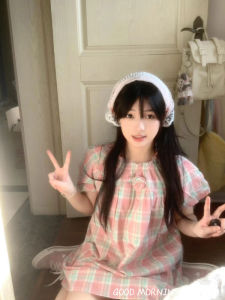 Váy Ngắn Kẻ Caro Tay Bồng Rộng Rãi Phong Cách Dopamine Ngọt Ngào Cho Nữ Mùa Hè Cỡ Nhỏ Váy Ngắn Búp Bê Màu Tương Phản