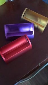 Tempat Kartu Nama Metal: Aksesoris Bisnis yang Membuat Anda Berbeda