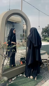 Setelan Gamis Muslimah OneSet Trendi dengan Motif Floral - Baju dan Celana Panjang - Warna Solid