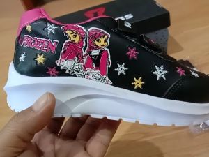 Sepatu Sekolah Anak Perempuan Karakter Cantik Frozen Elsa Kitty Kuda Pony Warna Hitam Ping Murah Perekat Umur 2-5 Tahun PAUD TK SD Kelas 1 2 3 4 5 6 7 8 9 0 -KIDZTUBS1727061024
