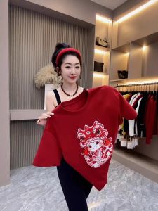 Luxurious Embroidered Short Sleeve T-Shirt Womens Loose Fit Red Top for New Year Early Spring 2025 New Style Streetwear Cotton