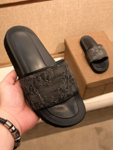 รองเท้าแตะฤดูร้อนของผู้ชายแท้ CD ยี่ห้อ Anti-SLIP หนาด้านล่างกีฬากลางแจ้งในร่มรองเท้าแตะชายหาดสไตล์ลําลองโพลีเอสเตอร์ด้านบน