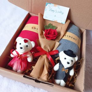 Hampers handuk boneka bear couple