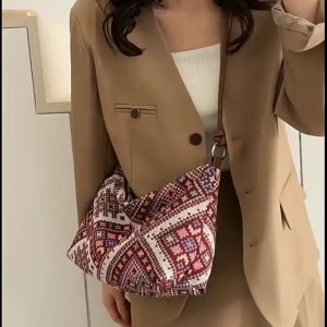 BAO031 Tas Bahu Wanita dengan Gaya Etnik Vintage 2023 yang Modis dan Serbaguna