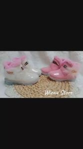 Sepatu Boots bulu gliter Anak perempuan NYALA LAMPU LED 02
