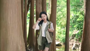 GOLF รุ่น GF04 พัดลมพกพา สเปรย์ความเร็วลม 199 ระดับ พัดลมมือถือ ชาร์จ USB อายุการใช้งานแบตเตอรี่ยาวนาน ลมแรง เพิ่มความชื้น