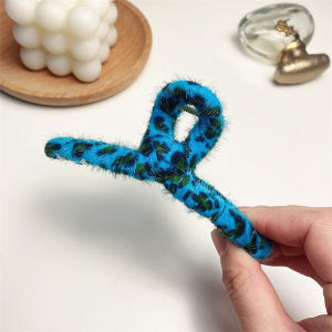 2023 Summer Minimalist Large Frosted Claw Hairpin Tail Clamp Shark Claw Pin Leopard Print Hair Accessories from Gong Shang Han Pin