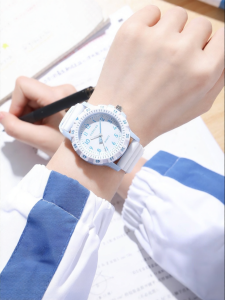 FUGUIJIAREN | Quiet Quartz Watch for High School Exams