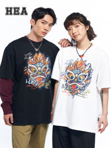 เสื้อยืดคอกลมแขนสั้นผ้าฝ้ายแท้ HEA Classic Sketch Lion Color Block Breathable Cotton Tee ทรงหลวม สำหรับคู่รัก ใส่สบาย ระบายอากาศได้ดี