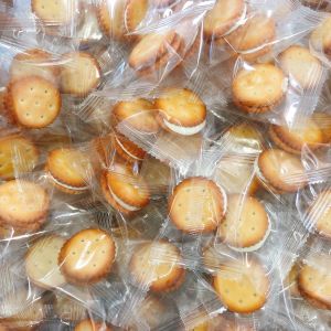 ขนมปังกลมญี่ปุ่น 500 กรัม ขนมปังเนยเนื้อนุ่มอบสด ขนมปังสี่แยกสไตล์แฮนด์เมด ขนมปังช็อคโกแลต ขนมปังแฟชั่น เรียบง่ายและลำลอง