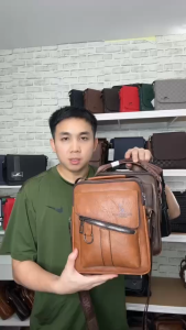 กระเป๋าสะพายข้าง กระเป๋าสะพายชาย กระเป๋าสะพาย กระเป๋าสะพายข้างผู้ชาย กระเป๋าหนังผู้ชาย เกรดพรีเมี่ยม ทรงวินเทจ ช่องใส่ของเยอะ