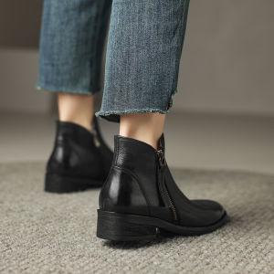 Comfortable Retro Short Chelsea Boots for Women Top Layer Cowhide Upper Lining Head Layer Pigskin Winter Flat Heel Zipper Closure
