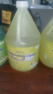 DISHWASHING LIQUID / GALLONS SIZE / CALAMANSI ANS LEMON SCENT / MAGANDANG PANGLINIS
