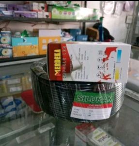 KABEL LISTRIK TEMBAGA SILUMAN Kabel NYA 2.5mm 100YARD GRATIS LAMPU  10WATT  tunggal tembaga untuk listrik Kabel yg biasanya untuk keperluan Instalasi Listrik perumahan  Kualitas Bagus .Terbuat dari tembaga Berkualitas Bagus tidak mudah terkelupas
