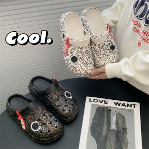 รองเท้าแตะชายหาดแบบสวมสบายสำหรับผู้ชายในช่วงฤดูร้อนปี 2023 รองเท้าแตะแบบสวมสบายพื้นยางกันลื่น พื้นรองเท้า PVC ที่ปรับระดับได้