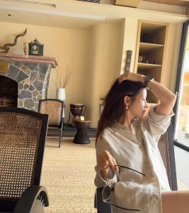 เสื้อเชิ้ตแขนยาวผ้าลินินแท้สไตล์ฝรั่งเศส ทรงหลวม ป้องกันแสงแดด ดีไซน์เรียบง่าย สไตล์ทำงาน ฤดูร้อน 2024 เสื้อเชิ้ตผู้หญิง