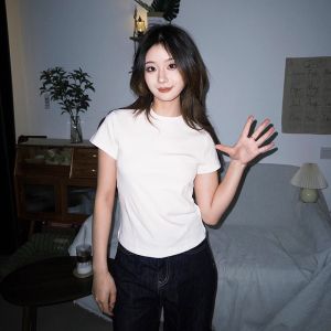 Áo Thun Nữ Tay Ngắn Ôm Vừa Vặn Cổ Tròn Mùa Hè 2025 Phong Cách Thường Ngày Cổ Tròn Tay Ngắn Cotton Thoáng Khí