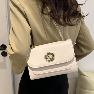 Classy High Quality Bag Womens New Arrival 2024 K-style Fashion Chain Small Square Bag Easiest for Match Shoulder Messenger Bag Small Bag