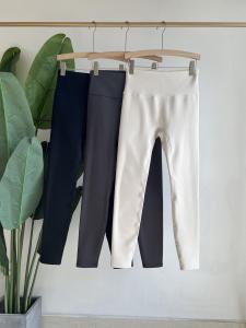 กางเกงโยคะผู้หญิงเอวสูง ทรงสลิมฟิต ทรงสวมคลุมก้น กางเกงขาสั้นออกกำลังกาย ผ้าไนลอน ระบายอากาศได้ดี ช่วยดูดซับและระบายเหงื่อ