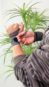 New 1PCS Adjustable Wristbands Safety Wrist Support Bracer Gym Sports WristbCarpal Protector Breathable Injury Wrap BStrapAcc