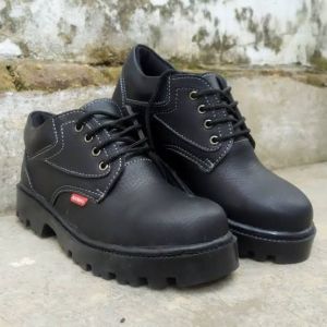 Sepatu Safety Kerja Pria Ujung Besi Kekinian