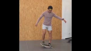 Wooden balance board sensory integration coordination functional core strength training board rehabilitation basketball training yoga balance plate