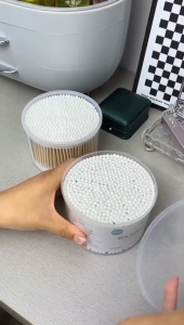 Hộp 500 Tăm Bông Ngoáy Tai NewHome Thân Gỗ 2 Đầu Tròn Dùng Một Lần Dành Cho Gia Đình Hàng Nội Địa Trung.