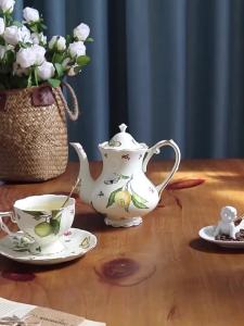 JUSTINLAU European Style Ceramic Mug Coffee Cup&Saucers Set Lemon Pattern Retro Afternoon Tea cups Dessert Plate Home Tableware